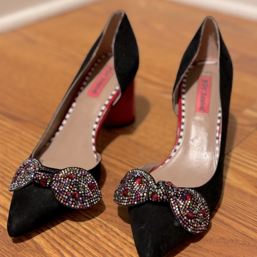 Betsey Johnson Hollie Pumps